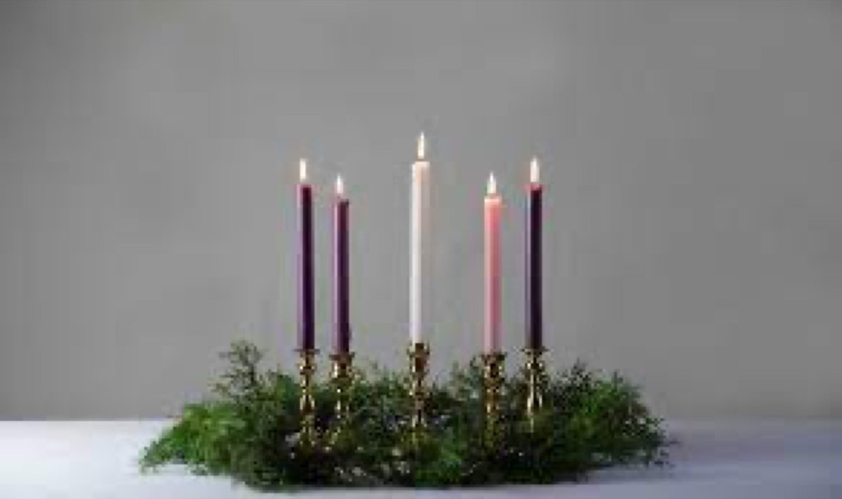 Advent, Studio Evalofa
