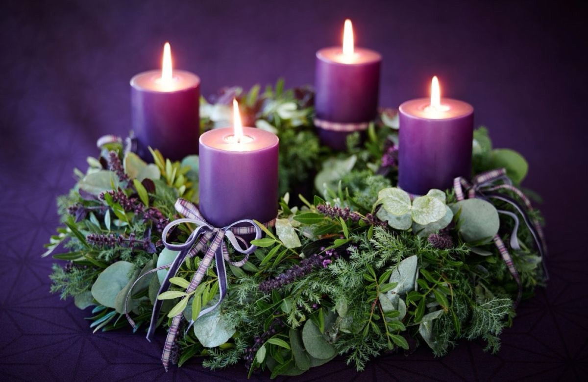 Advent, Studio Evalofa