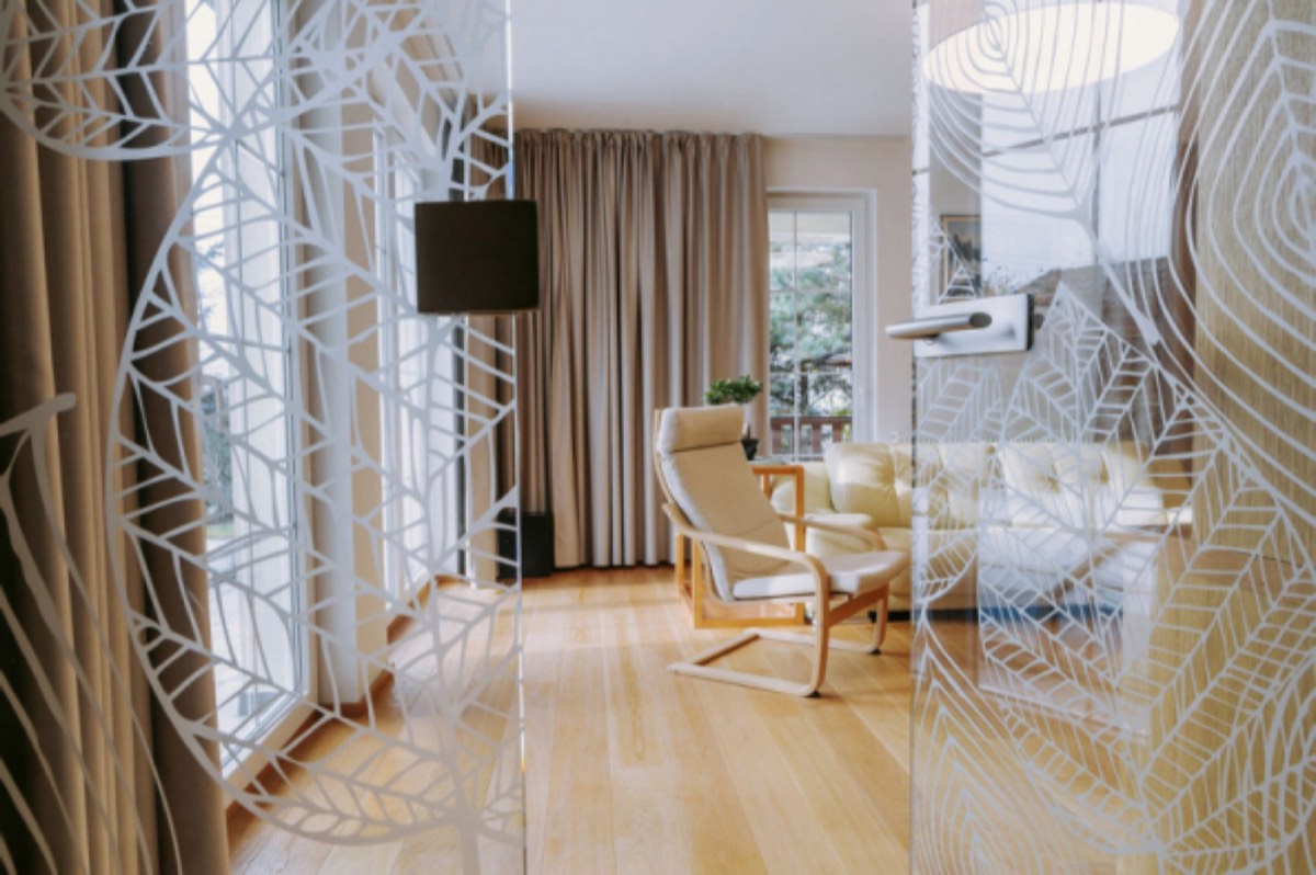 REKONSTRUKCE: Architekt nebo designér?, Studio Evalofa